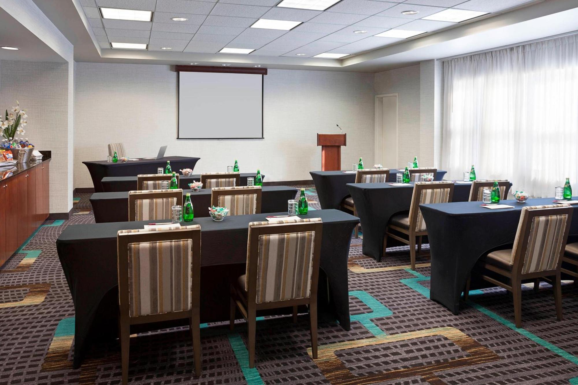 Residence Inn By Marriott Toronto Airport Exterior photo