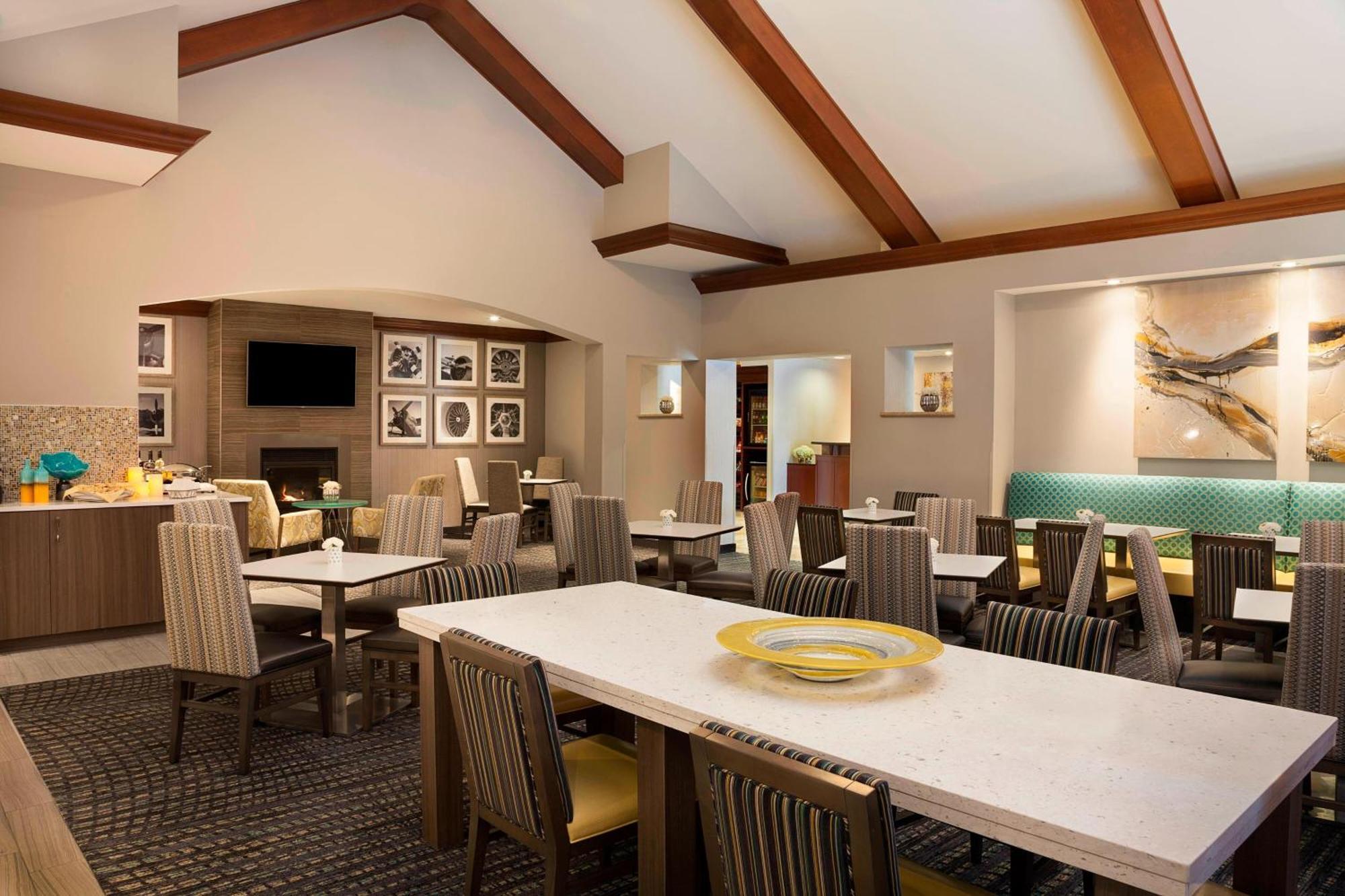 Residence Inn By Marriott Toronto Airport Exterior photo