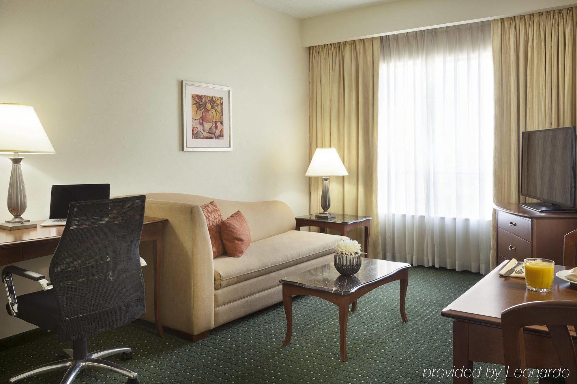 Residence Inn By Marriott Toronto Airport Exterior photo
